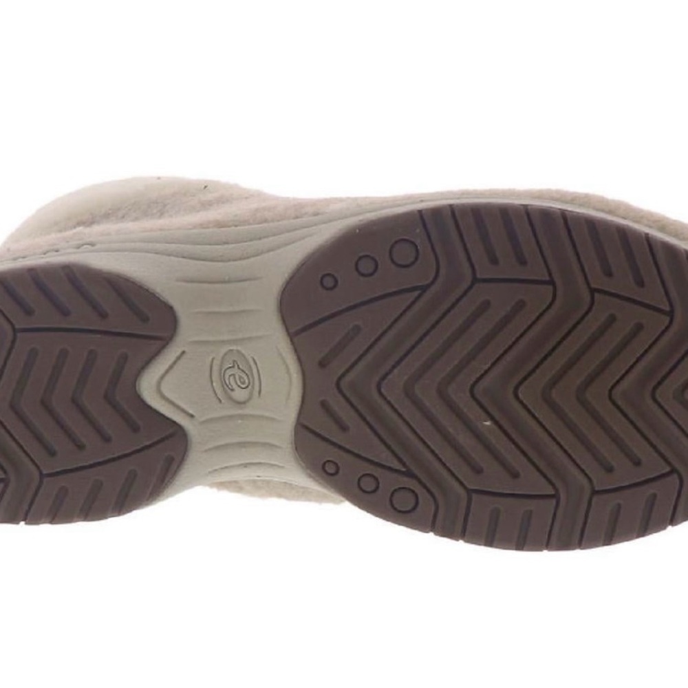 New Easy Spirit
Women's Treepose Cozy Slipper Booties size 7.5 - Picture 6 of 7